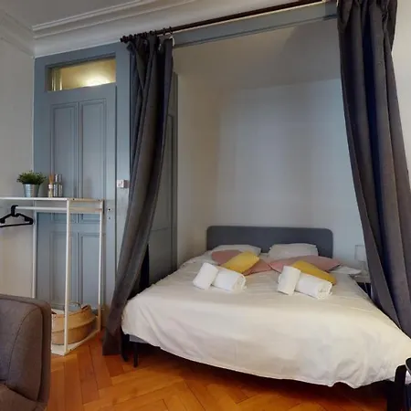 Charming Studio In Les Paquis Close To The Famous Jet D'eau *