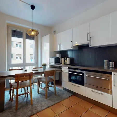 Charming Studio In Les Paquis Close To The Famous Jet D'eau *